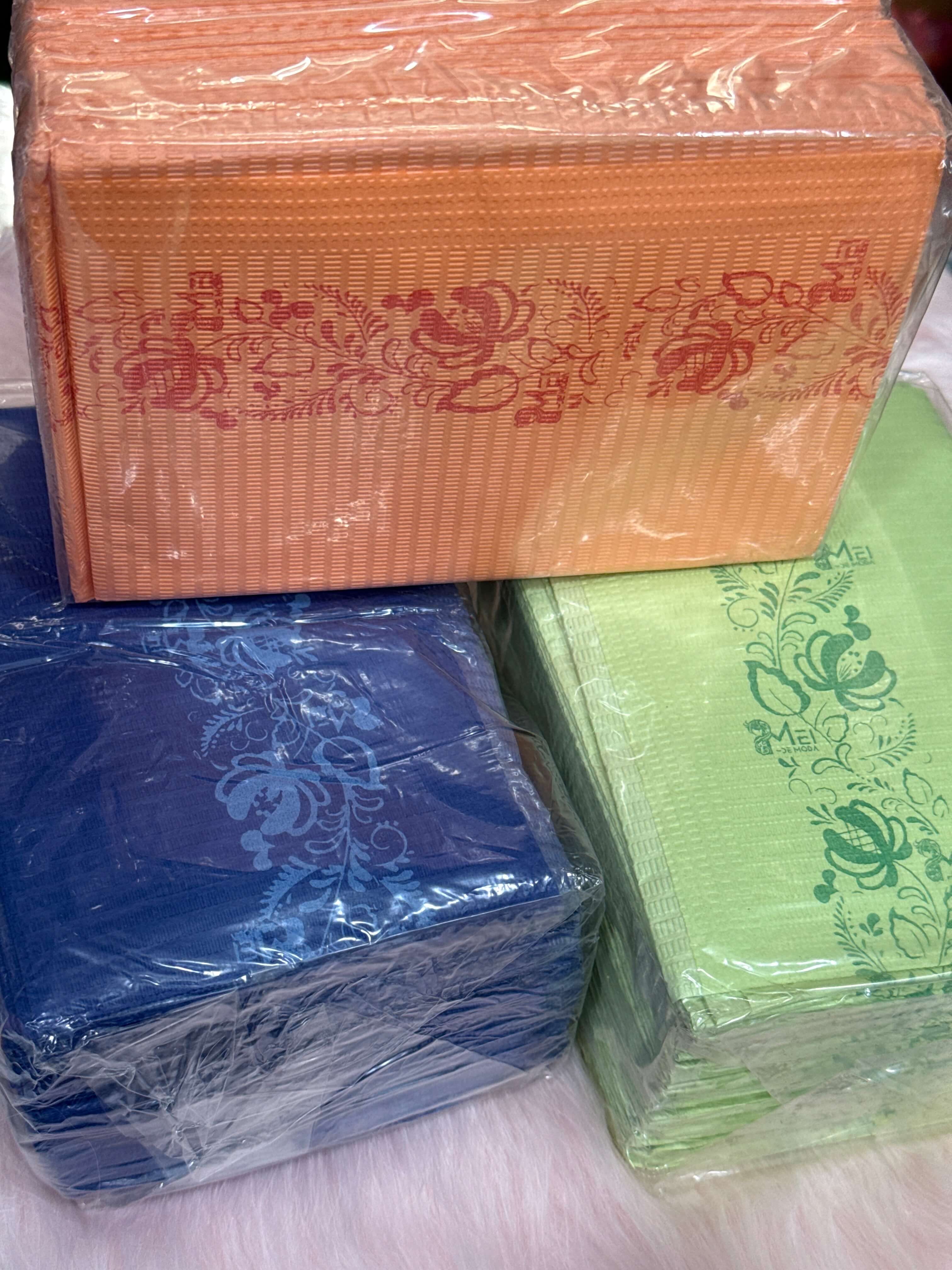 Desk tissue