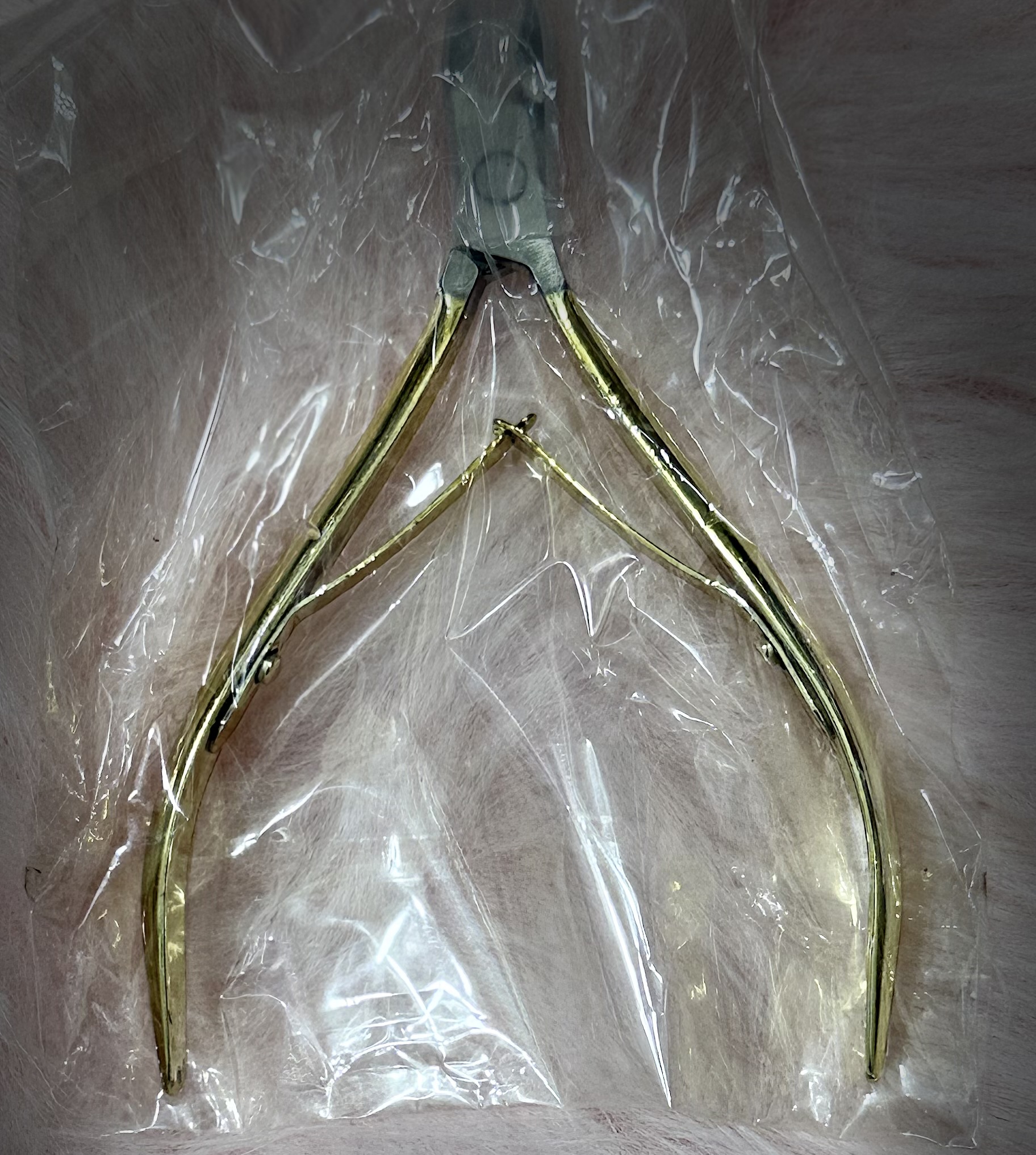 Gold Nipper