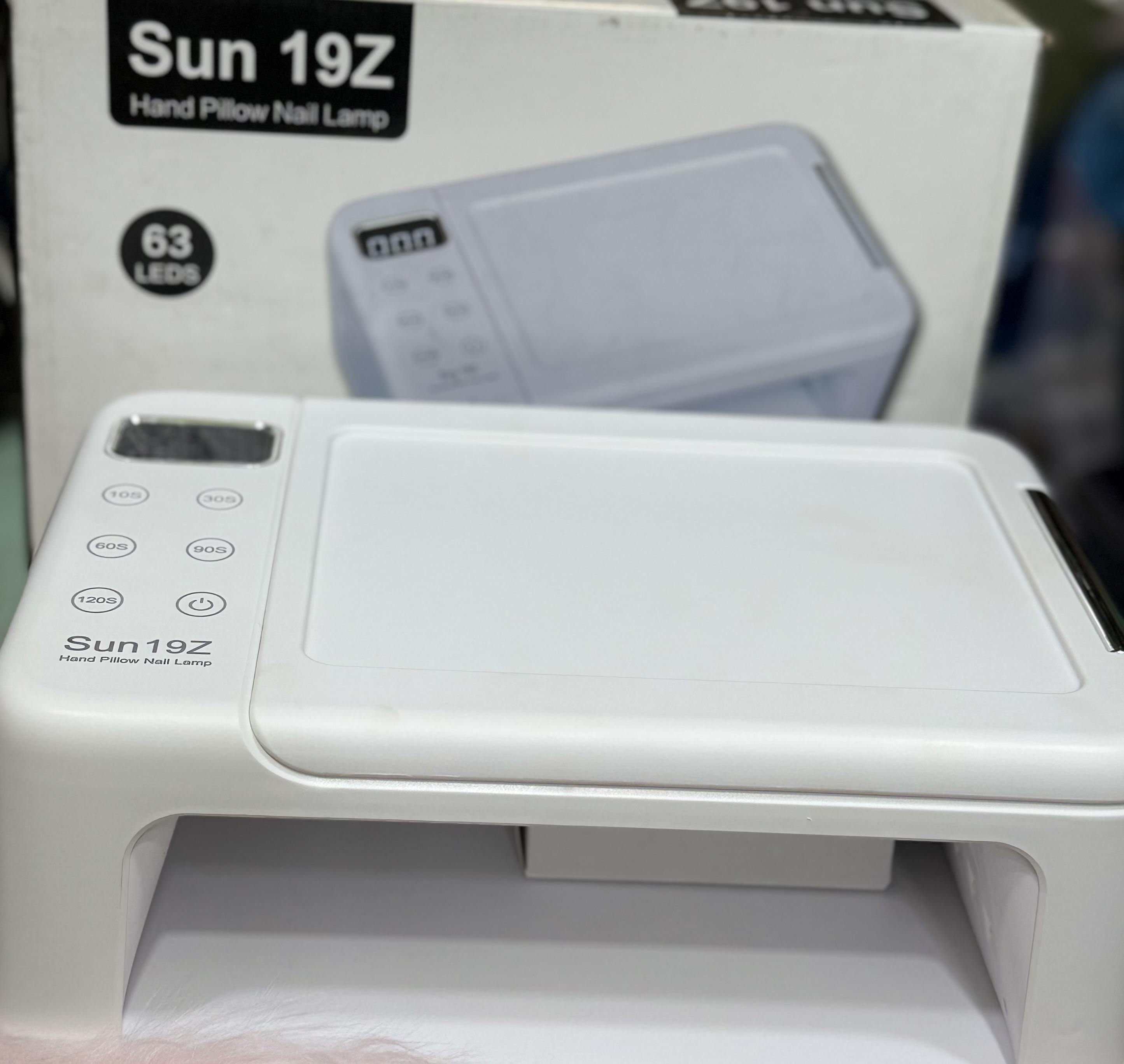 Uv lamp with armrest