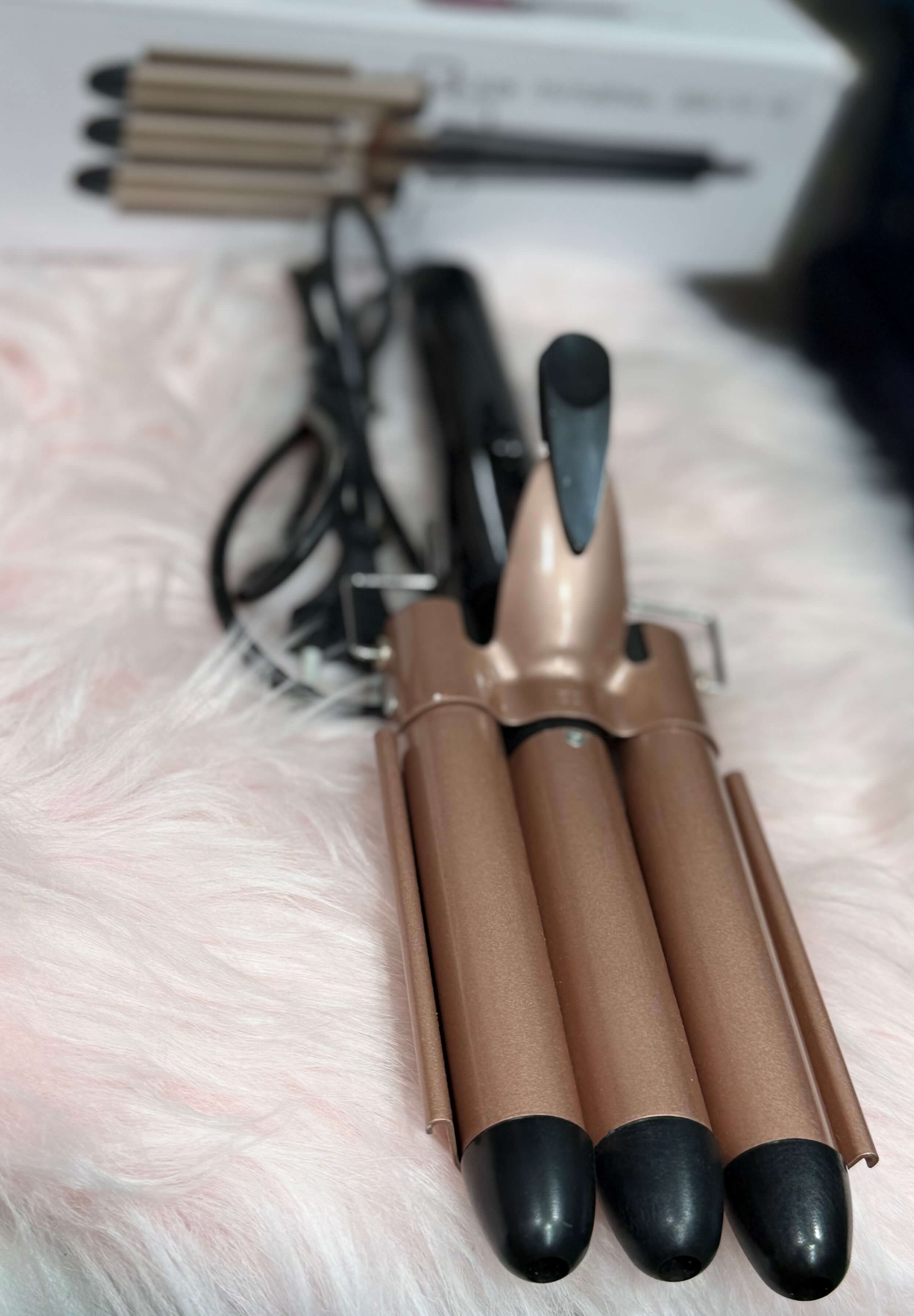Tonging hair machine