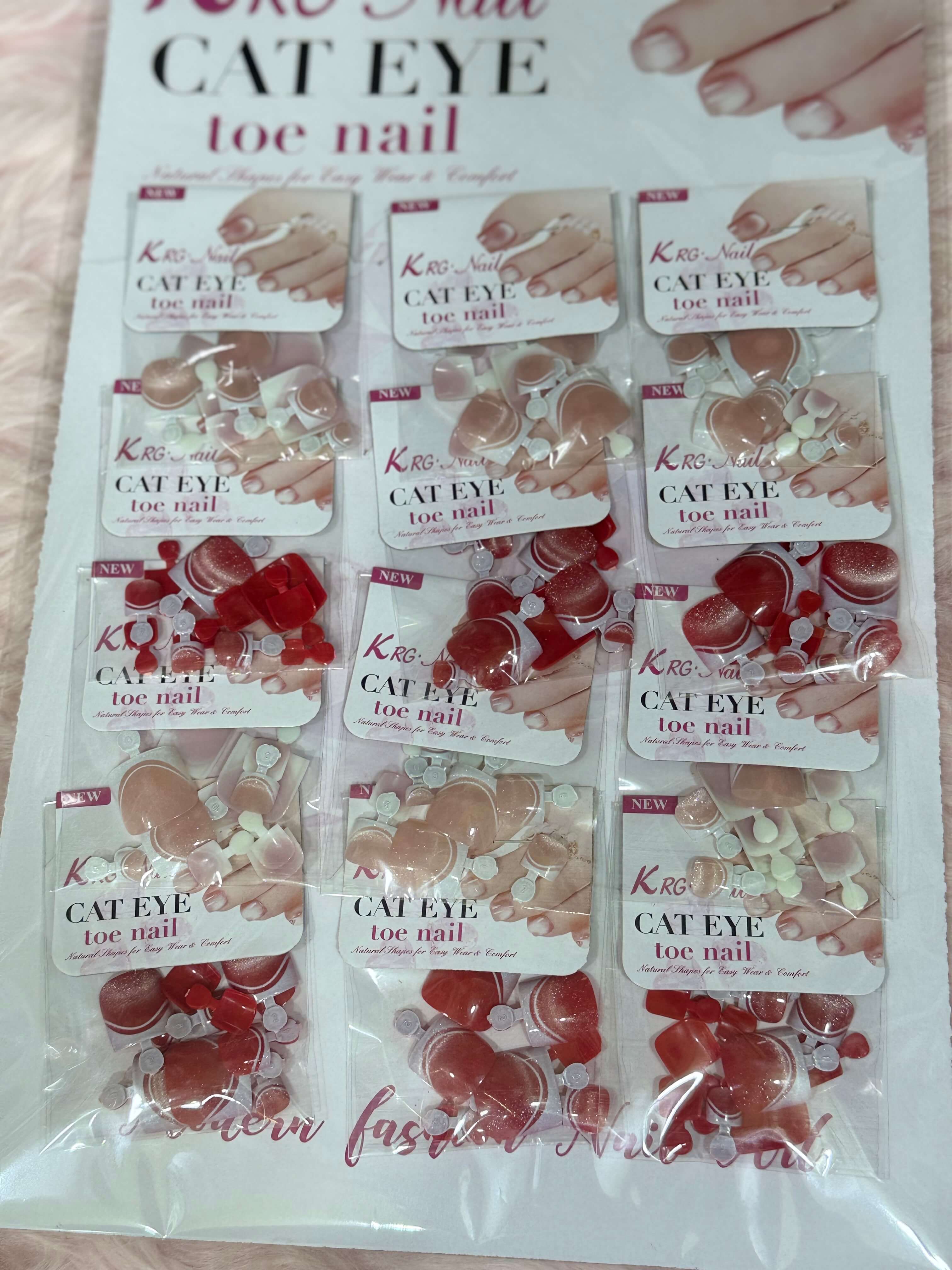 Mixed red toe nails2628